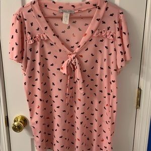 Scottie dog top with bow.